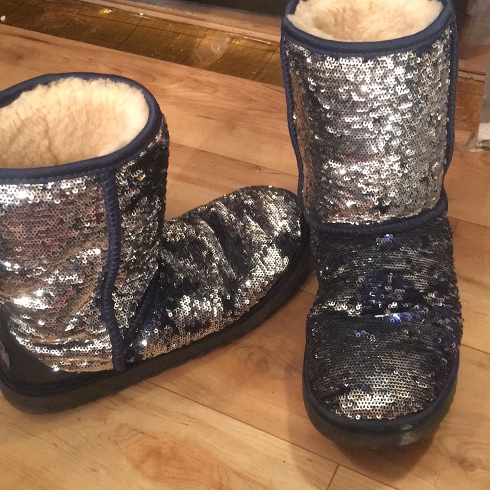 Blue reversible sequenced ugg boots.